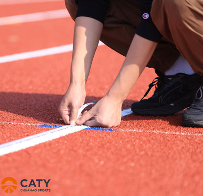 Permukaan Lintasan Luar Tanpa Jahit 400m Bahan Lintasan Lari EPDM Granula dengan Pemasangan Lintasan Atletik